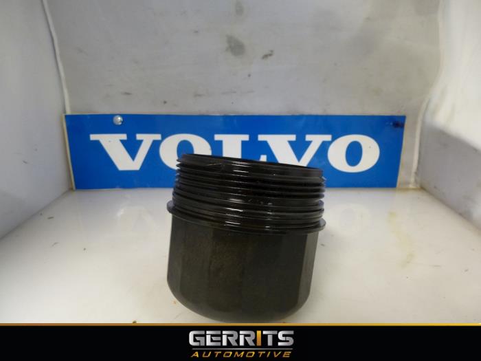 Soporte de filtro de aceite de un Volvo XC90 I 4.4 V8 32V 2006