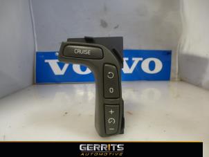 Używane Obsluga tempomatu Volvo S80 (TR/TS) 2.4 20V 140 Kat. Cena € 21,98 Procedura marży oferowane przez Gerrits Automotive