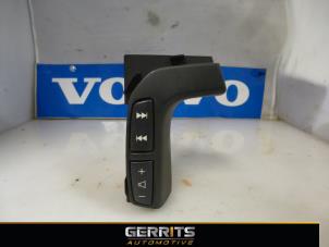 Used Steering wheel mounted radio control Volvo V70 (SW) 2.0 T 20V Price € 21,98 Margin scheme offered by Gerrits Automotive