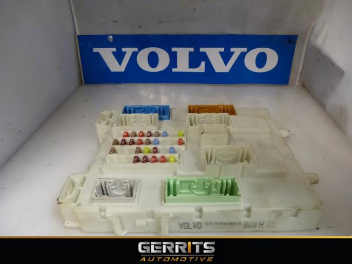 Module électronique central d'un Volvo V40 (MV) 2.0 D2 16V 2016