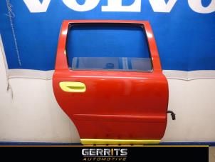 Używane Drzwi prawe tylne wersja 4-drzwiowa Volvo V70 (SW) 2.4 D5 20V Cena € 158,40 Procedura marży oferowane przez Gerrits Automotive