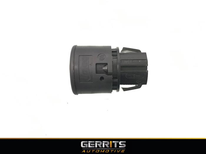 Start/stop switch from a Renault Clio IV (5R) 1.5 Energy dCi 90 FAP 2013
