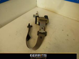 Used Rear seatbelt, centre Volvo S80 (TR/TS) 2.4 20V 140 Price € 31,90 Margin scheme offered by Gerrits Automotive