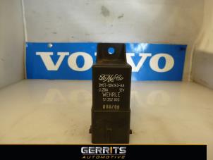 Used Glow plug relay Volvo V50 (MW) 2.0 D 16V Price € 31,90 Margin scheme offered by Gerrits Automotive