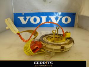 Usados Anillo de airbag Volvo V40 (VW) 2.0 16V Precio € 25,30 Norma de margen ofrecido por Gerrits Automotive