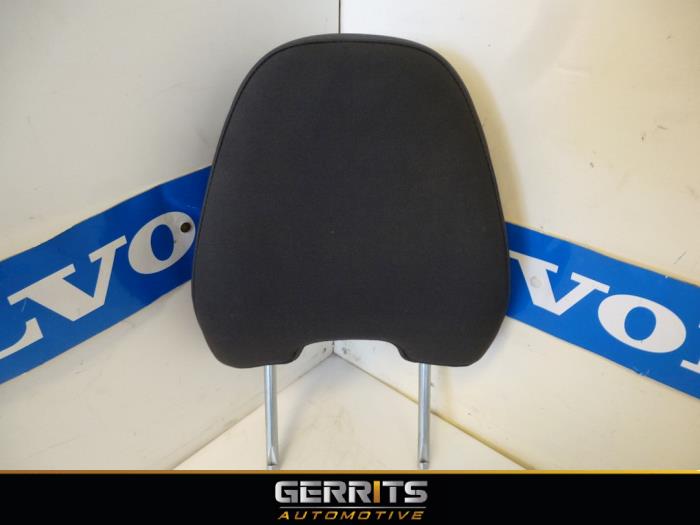 Headrest from a Volvo V70 (BW) 2.0 T 16V 2011