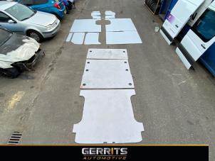 Used Floor panel load area Opel Movano 2.3 CDTi 16V FWD Price € 255,00 Margin scheme offered by Gerrits Automotive