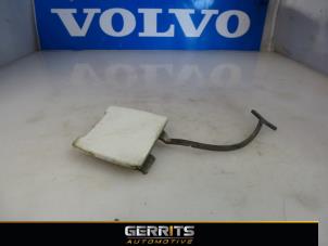 Usagé Protection crochet de remorquage arrière Volvo S40 (MS) 1.6 D 16V Prix € 21,98 Règlement à la marge proposé par Gerrits Automotive