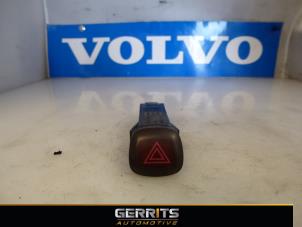 Usagé Bouton de warning Volvo S80 (TR/TS) 2.5 D Prix € 21,98 Règlement à la marge proposé par Gerrits Automotive