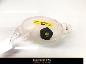 Used Expansion vessel Opel Movano 2.3 CDTi 16V FWD Price € 21,98 Margin scheme offered by Gerrits Automotive