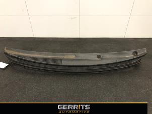 Used Cowl top grille Mitsubishi Colt (Z2/Z3) 1.3 16V Price € 28,60 Margin scheme offered by Gerrits Automotive