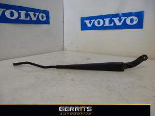 Used Front wiper arm Volvo XC70 (SZ) XC70 2.4 D 20V Price € 21,98 Margin scheme offered by Gerrits Automotive