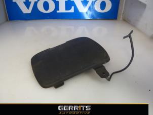 Used Rear towing eye cover Volvo V70 (SW) 2.4 D5 20V Price € 21,98 Margin scheme offered by Gerrits Automotive