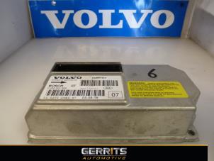 Usagé Boitier airbag Volvo S60 I (RS/HV) 2.0 T 20V Prix € 38,50 Règlement à la marge proposé par Gerrits Automotive