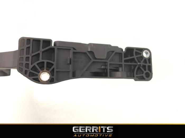 Accelerator pedal from a Ford Focus 3 Wagon 1.5 TDCi 2015