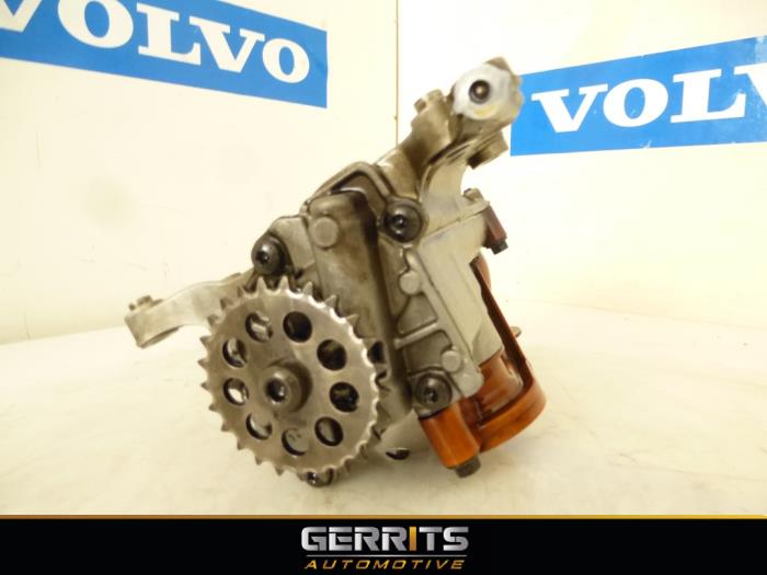 Bomba de aceite de un Volvo V60 I (FW/GW) 2.0 D3 20V 2013