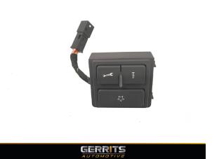 Usados Interruptor Volkswagen Passat Variant (3C5) 2.0 TDI 16V 140 Precio € 26,40 Norma de margen ofrecido por Gerrits Automotive