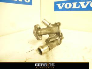 Usados Cuerpo de termostato Volvo V40 (MV) 1.6 T2 GTDi 16V Precio € 24,99 Norma de margen ofrecido por Gerrits Automotive