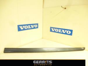 Used Door strip Volvo V70 (SW) 2.4 D5 20V Price € 25,30 Margin scheme offered by Gerrits Automotive