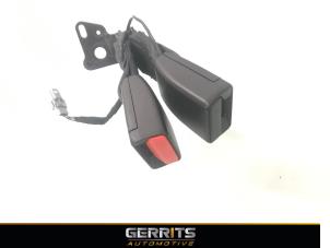 Usagé Insertion ceinture de sécurité arrière gauche Renault Clio IV Estate/Grandtour (7R) 0.9 Energy TCE 90 12V Prix € 21,98 Règlement à la marge proposé par Gerrits Automotive