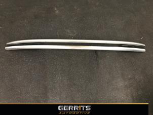 Used Roof rail kit Renault Clio IV Estate/Grandtour (7R) 0.9 Energy TCE 90 12V Price € 99,99 Margin scheme offered by Gerrits Automotive