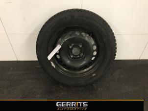 Usagé Jante + pneu d'hiver Opel Karl 1.0 12V Prix € 72,60 Règlement à la marge proposé par Gerrits Automotive