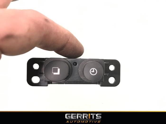 Usagé Commodo Nissan Note (E12) 1.5 dCi 90 Prix € 21,98 Règlement à la marge proposé par Gerrits Automotive BV