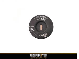 Used Airbag switch Nissan Note (E12) 1.5 dCi 90 Price € 21,98 Margin scheme offered by Gerrits Automotive