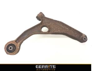 Usagé Bras de suspension avant gauche Dodge Avenger (JS) 2.0 CRD 16V Prix € 72,60 Règlement à la marge proposé par Gerrits Automotive BV