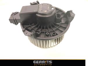 Używane Silnik wentylatora nagrzewnicy Dodge Avenger (JS) 2.0 CRD 16V Cena € 40,70 Procedura marży oferowane przez Gerrits Automotive
