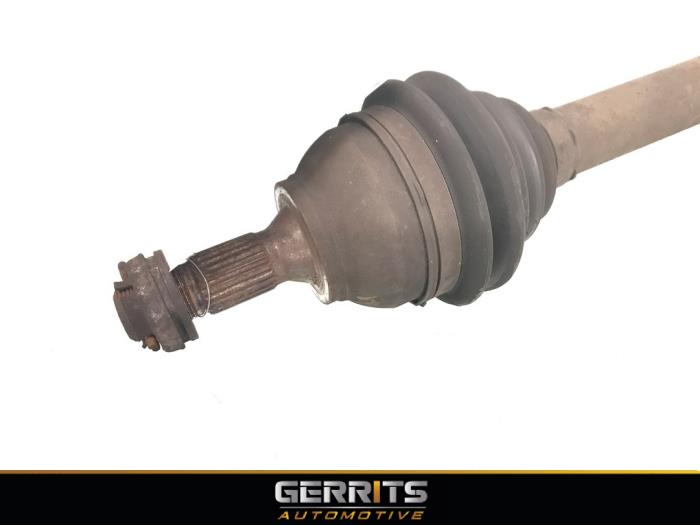 Front drive shaft, left from a Citroën C3 Picasso (SH) 1.6 HDi 16V 115 2013