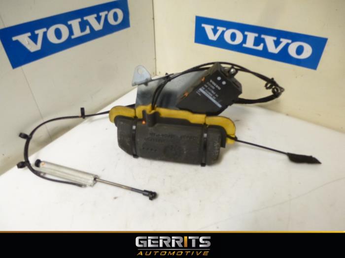 Używane Silnik tylnej klapy Volvo V70 (BW) 2.4 D 20V Cena € 190,30 Procedura marży oferowane przez Gerrits Automotive BV