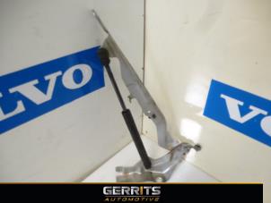 Used Bonnet Hinge Volvo V70 (BW) 2.4 D 20V Price € 31,90 Margin scheme offered by Gerrits Automotive