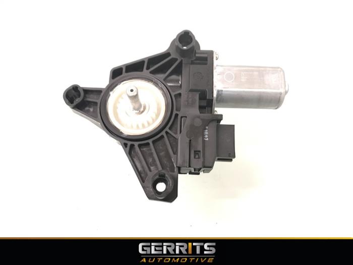 Usados Motor de ventanilla de puerta Mercedes B (W246/W242) 1.6 B-180 BlueEFFICIENCY Turbo 16V Precio € 21,98 Norma de margen ofrecido por Gerrits Automotive BV