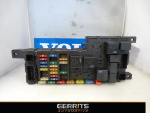 Used Fuse box Volvo S60 I (RS/HV) 2.4 20V 140 Price € 27,48 Margin scheme offered by Gerrits Automotive