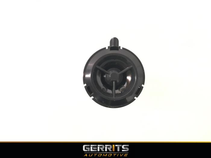 Usagé Tweeter Mercedes B (W246/W242) 1.6 B-180 BlueEFFICIENCY Turbo 16V Prix € 21,98 Règlement à la marge proposé par Gerrits Automotive BV