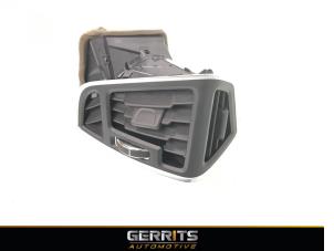 Używane Kratka wentylacyjna deski rozdzielczej Ford C-Max (DXA) 1.6 TDCi 16V Cena € 28,60 Procedura marży oferowane przez Gerrits Automotive