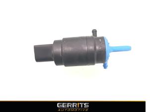 Used Windscreen washer pump Mercedes A (W169) 2.0 A-200 5-Drs. Price € 21,98 Margin scheme offered by Gerrits Automotive
