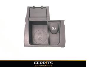 Used Cup holder Mercedes A (W169) 2.0 A-200 5-Drs. Price € 21,98 Margin scheme offered by Gerrits Automotive