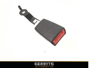 Usados Lengüeta cinturón de seguridad derecha delante Peugeot Bipper (AA) 1.3 HDI Precio € 21,98 Norma de margen ofrecido por Gerrits Automotive