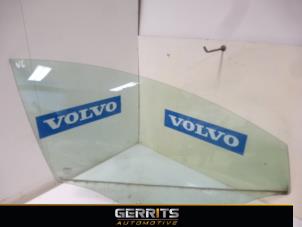 Używane Szyba drzwi prawych przednich wersja 4-drzwiowa Volvo V60 I (FW/GW) 1.6 T4 16V Cena € 27,50 Procedura marży oferowane przez Gerrits Automotive