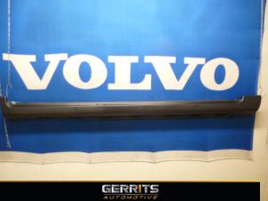 Używane Belka boczna prawa Volvo S60 I (RS/HV) 2.4 D5 20V Cena € 96,80 Procedura marży oferowane przez Gerrits Automotive