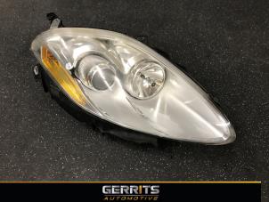 Used Headlight, right Fiat Bravo (198A) 1.4 16V Price € 126,50 Margin scheme offered by Gerrits Automotive