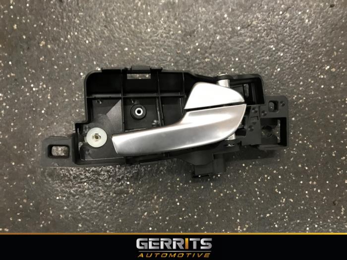 Front door handle 4-door, right from a Ford Galaxy (WA6) 2.0 16V 2010