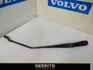 Used Front wiper arm Volvo V40 (MV) 1.6 T4 GTDi 16V AWD Price € 21,98 Margin scheme offered by Gerrits Automotive