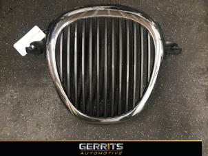 Used Grille Jaguar S-type (X200) 3.0 V6 24V Price € 45,10 Margin scheme offered by Gerrits Automotive