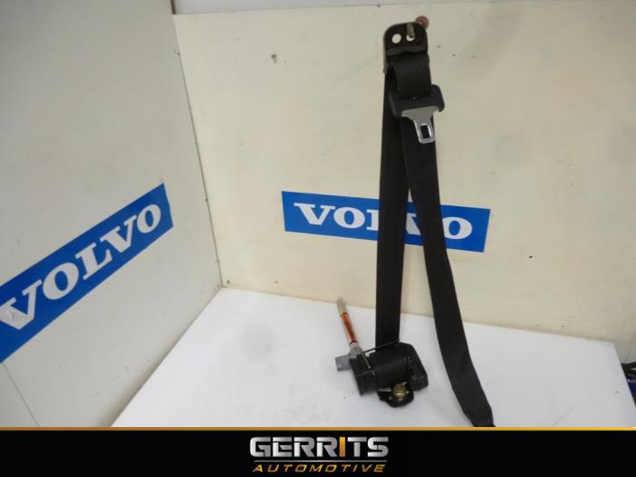 Volvo 9-Serie Front seatbelts, right stock | ProxyParts.com