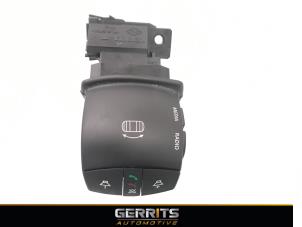 Used Steering wheel mounted radio control Renault Zoé (AG) 65kW Price € 19,99 Margin scheme offered by Gerrits Automotive