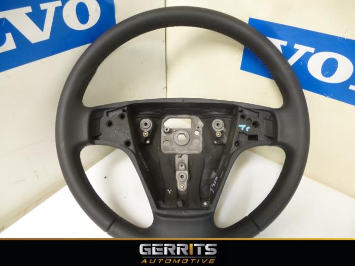 Steering wheel from a Volvo C30 (EK/MK) 2.4i 20V 2008
