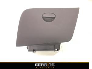 Usagé Boîte à gants Seat Leon (1P1) 1.6 Prix € 34,99 Règlement à la marge proposé par Gerrits Automotive